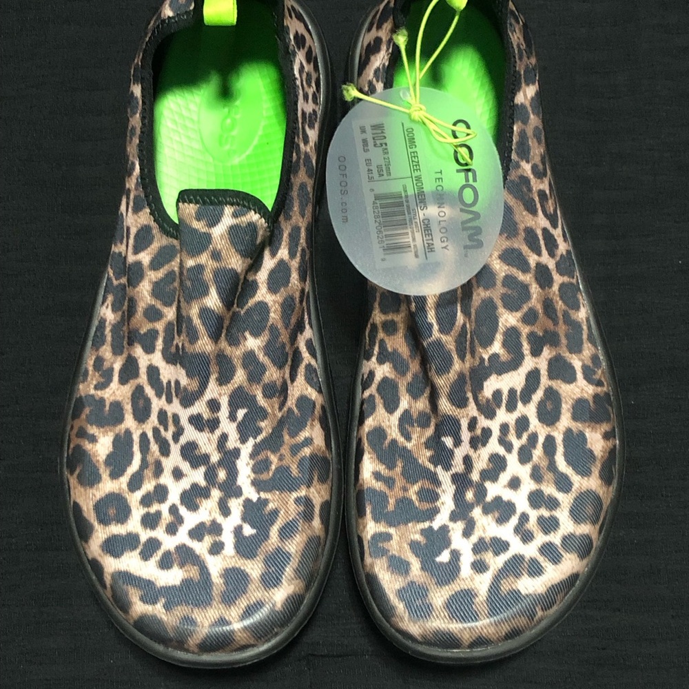 OOFOS OOmg Eezee Recovery Shoes Huali Cheetah Leopard Nurse Slip On, Size 10.5